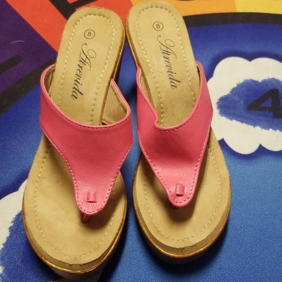 Wedges - Picture 3 of 8